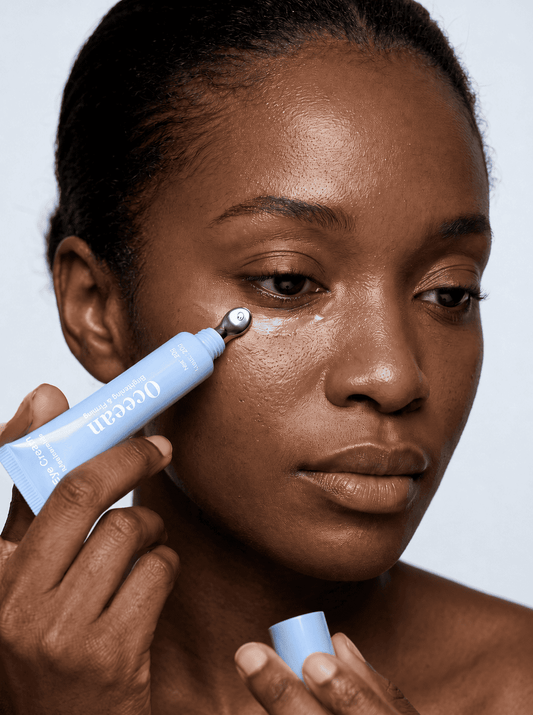 Crema iluminadora y reafirmante para ojos con niacinamida
